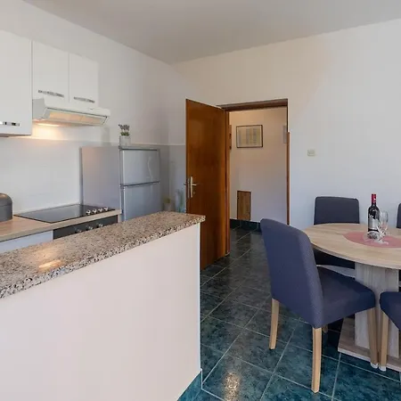 With A Parking Space - 22124 Porec