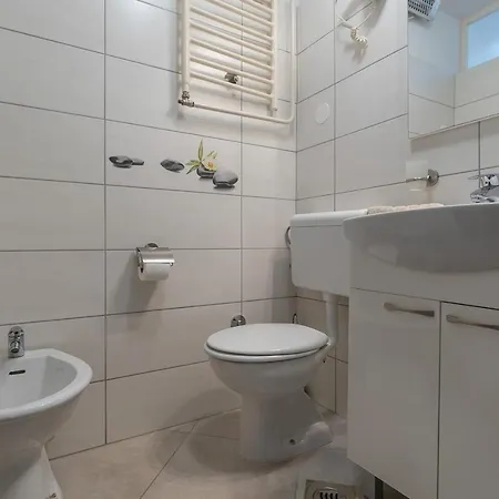 With A Parking Space - 22124 Porec