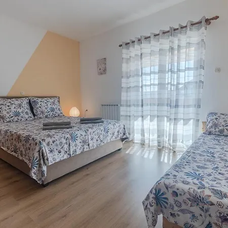 With A Parking Space - 22124 Apartment Porec