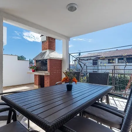 With A Parking Space - 22124 Apartment Porec