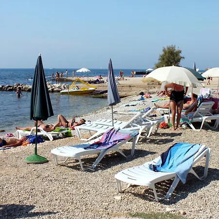 Apartment With A Parking Space - 22124 Porec