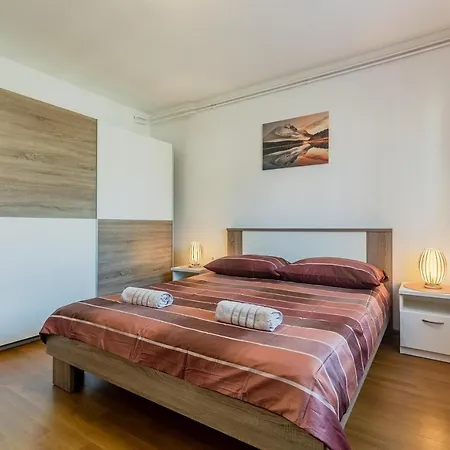 With A Parking Space - 22124 Porec