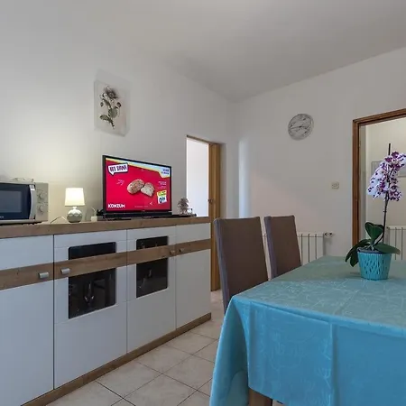 With A Parking Space - 22124 Porec