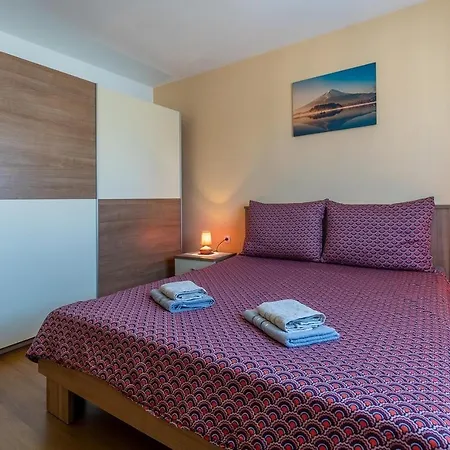 Apartment With A Parking Space - 22124 Porec
