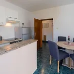 With Parking Space - 22124 Poreč